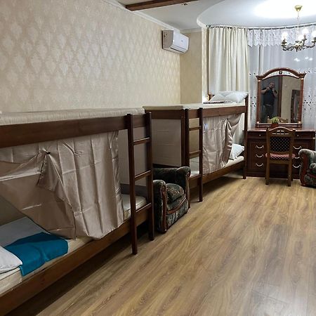 Ararat-Osokorki Hostel Kiev Dış mekan fotoğraf