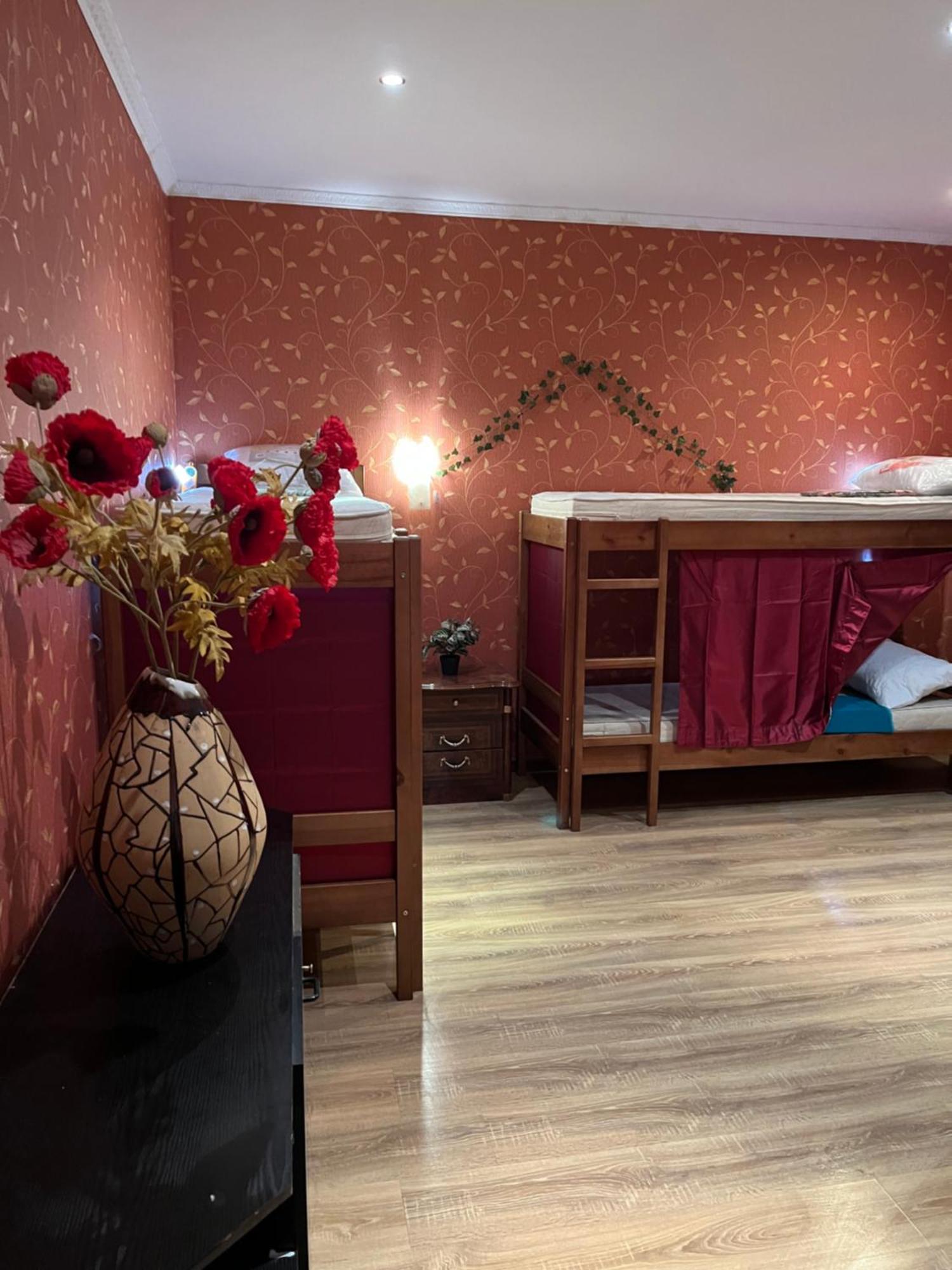 Ararat-Osokorki Hostel Kiev Dış mekan fotoğraf